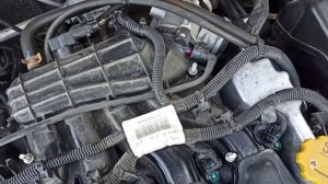 Замена свечей на LADA Largus FL 2021г. Пробег 47 тыс. км. Дв. ВАЗ 21129. Не выкручивалась  2 свеча.