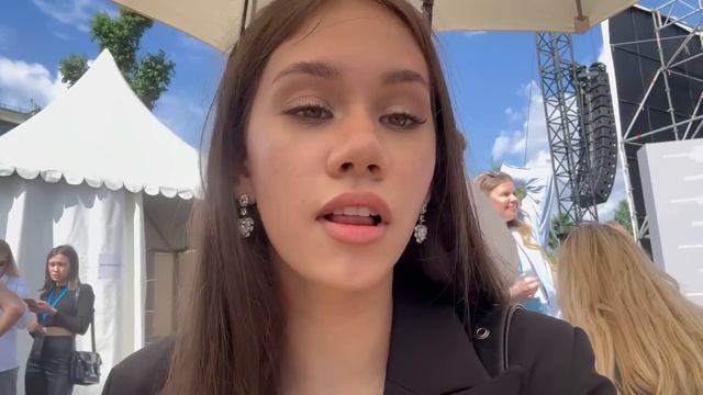 Осталась на 2 дня в Москве VK Fest ? смотреть онлайн