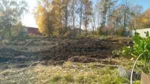 Вносим органическое удобрение в огород с помощью минитрактора Уралец 180