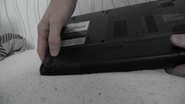 How to remove battery Toshiba Satellite laptop смотреть онлайн