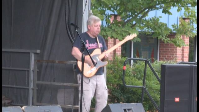 Fast Eddie & the Slowpokes - Dresses Too Short смотреть онлайн