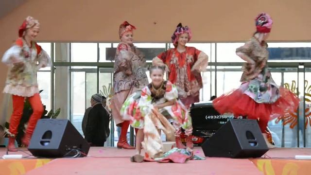 Модная весна в ТРК Тополь - Студия детской моды Коломбина смотреть онлайн