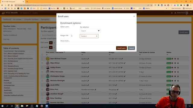 Manually enrolling and unenrolling students from a Moodle course. смотреть онлайн
