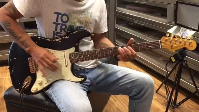 Fender Custom Shop '63s Stratocaster Heavy Relic BLK. RW Sound Check смотреть онлайн