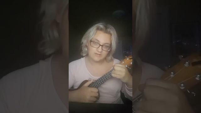 Fireflies - Ukulele Cover смотреть онлайн