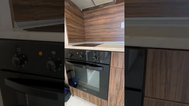 Дава под наем лукс обзаведена южна вътрешна боксониера с тераса в Цариградски комплекс III смотреть онлайн