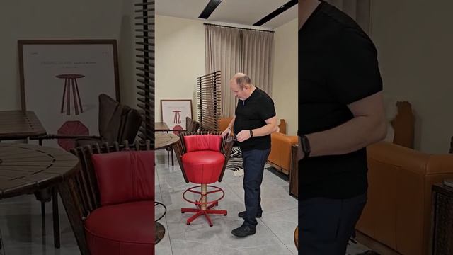 Оригинальные крутящиеся барные стулья, которых нет в России смотреть онлайн