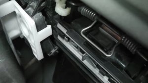 Audi A6 C6. Как снять ручку водительской двери .