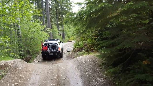 Subaru Outback 3.6R joins a Toyota and Jeep at Tahuya ORV Park Washington State смотреть онлайн