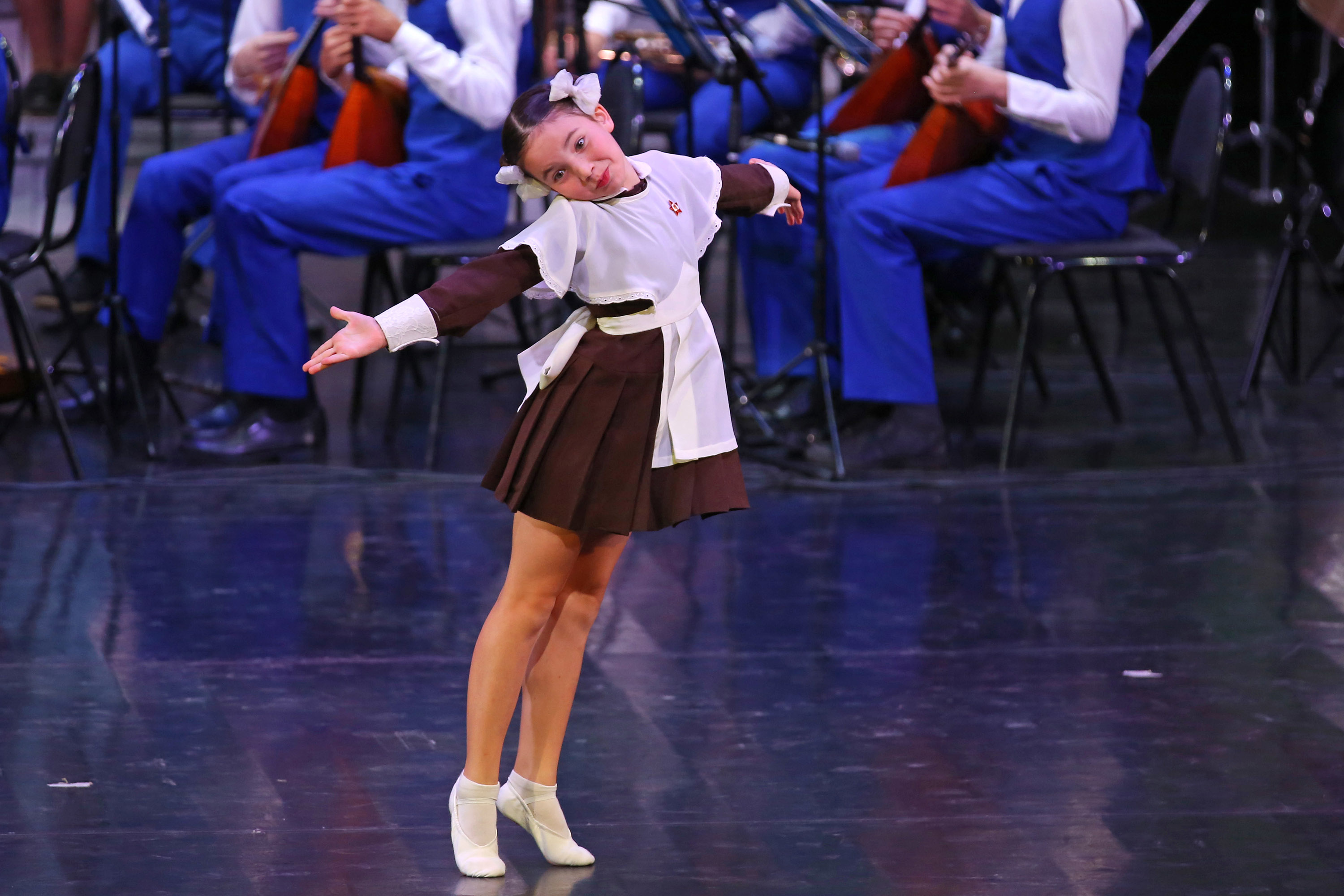 "Школьная полька", ансамбль Локтева. "School Polka", Loktev Ensemble. смотреть онлайн