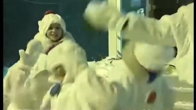 В парке Победы засияла елка смотреть онлайн