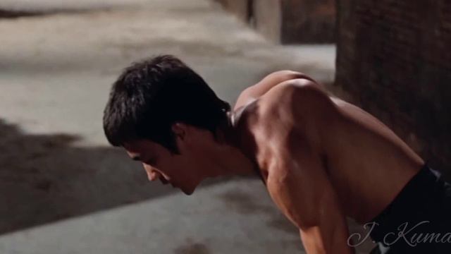 ВИДЕОРОЛИК С БРЮСОМ ЛИ смотреть онлайн