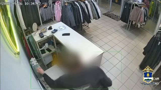 У жительницы Улан-Удэ украли сумку с деньгами в магазине элитной одежды смотреть онлайн