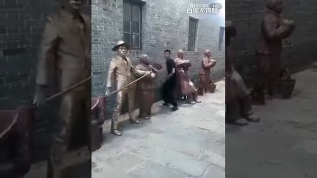 Все что угодно можно встретить на улице смотреть онлайн