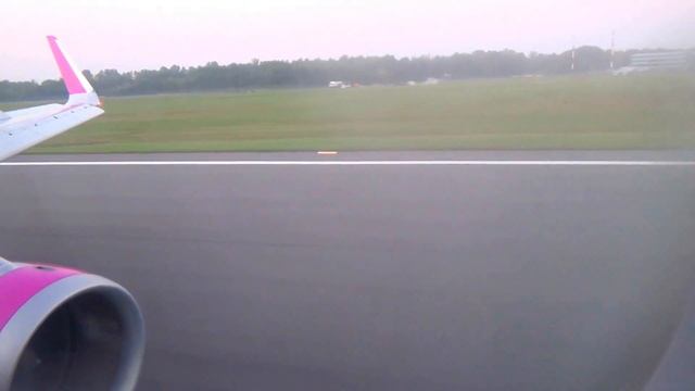 Wizz Air,Ліссабон -Варшава, посадка в аеропорту Шопена смотреть онлайн