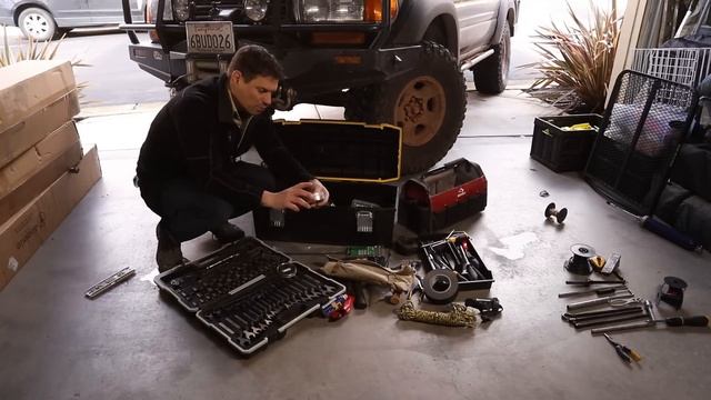 Don't Leave Home Without This: Tool Roll Essentials смотреть онлайн