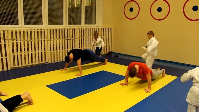 Тренировка с родителями в 44 школе. Группа 17.30. смотреть онлайн