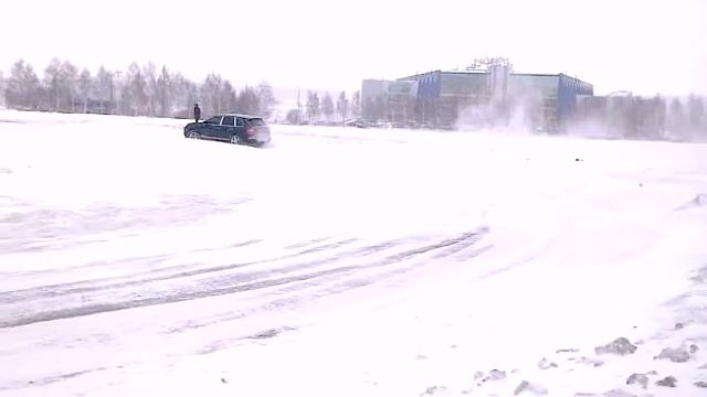Porsche Cayenne Turbo 2007 Snow drift смотреть онлайн