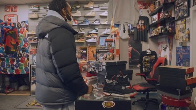 HE SAW TRAVS & CAME BACK THE NEXT DAY, A BBQ TRUCK PULLS UP TO THE SHOP, FAKE JERSEYS! - TSKTVS3EP2 смотреть онлайн