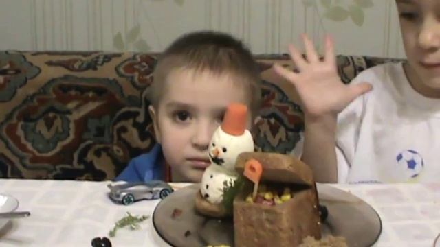 Украшения из продуктов на Новый Год.✦Делаем снеговика и сундук с сокровищем ✦ смотреть онлайн