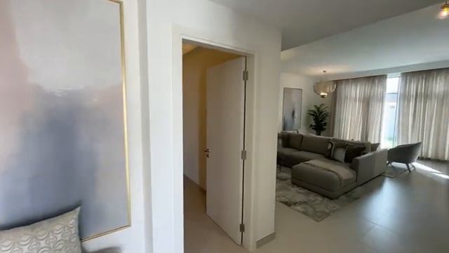 Beachfront Show Villa смотреть онлайн