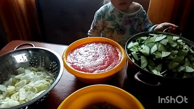 Лечо с рисом и лечо с огурцами/Влог о жизни в деревне смотреть онлайн