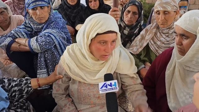 Sister dies while saving brother from drowning. Brother also succumbs in Bandipora district смотреть онлайн