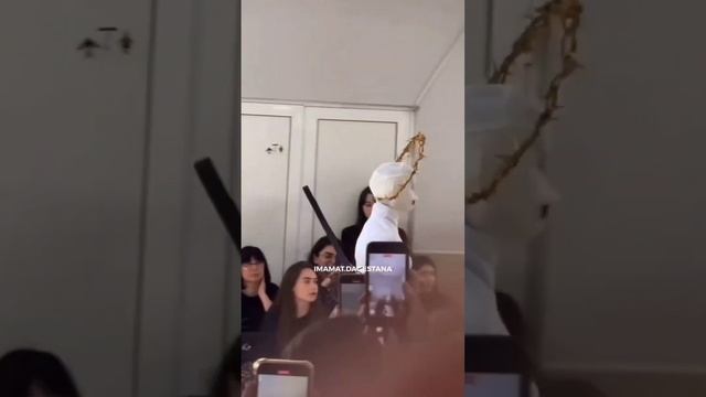 Организаторов показа мод в Дагестане обвинили в насмешке над религией смотреть онлайн