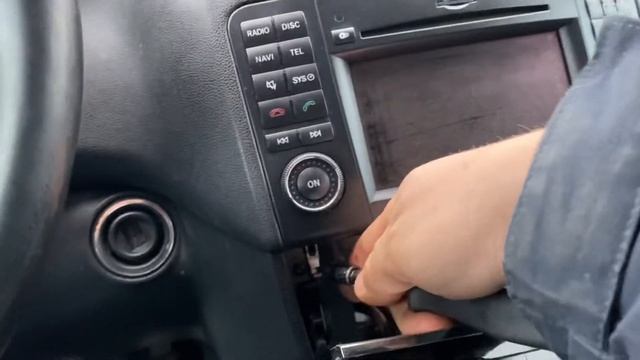 Как снять замок зажигания Mercedes W164 смотреть онлайн