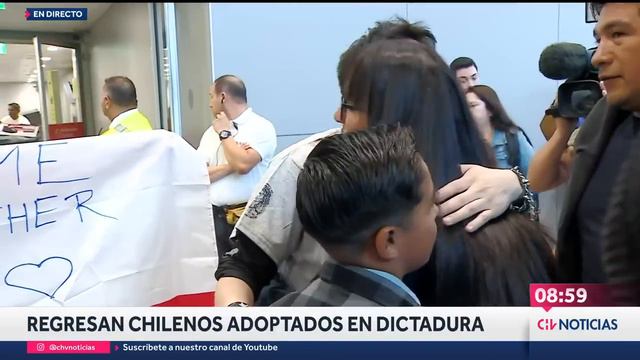 EMOTIVO MOMENTO: El reencuentro de chilenos adoptados de forma ilegal durante la dictadura смотреть онлайн