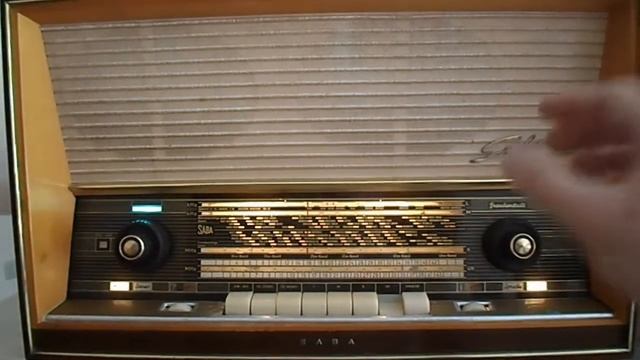 SABA FREUDENSTADT 100 (www.radios-antiguas.es) смотреть онлайн