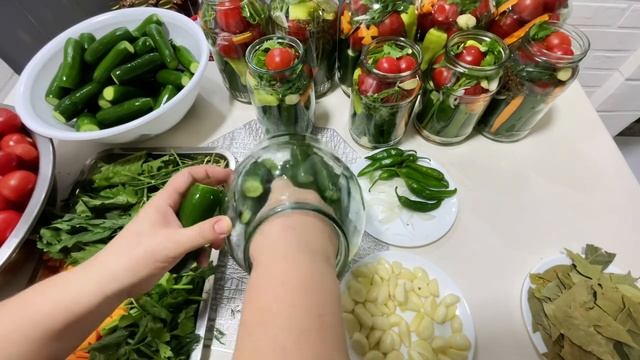 Маринованные огурчики-ассорти! Быстрый и надежный вариант,срок хранение 2-3 года смотреть онлайн