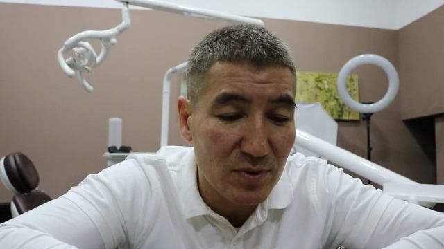 Требуется ли в дальнейшем отбеливать виниры как настоящие зубы? Композитные или керамические виниры