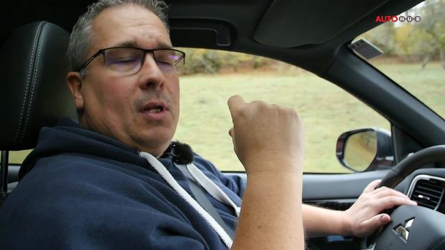 Mitsubishi Outlander Plug-in Hybrid 2019 // Fahren / Verstehen смотреть онлайн