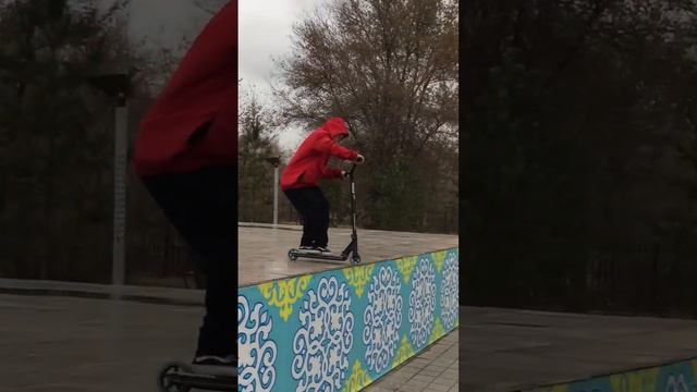 Трюки на самокате #жезказган #скейтпарк #реки #бар #вип #самокат #трюки #рекомендации смотреть онлайн