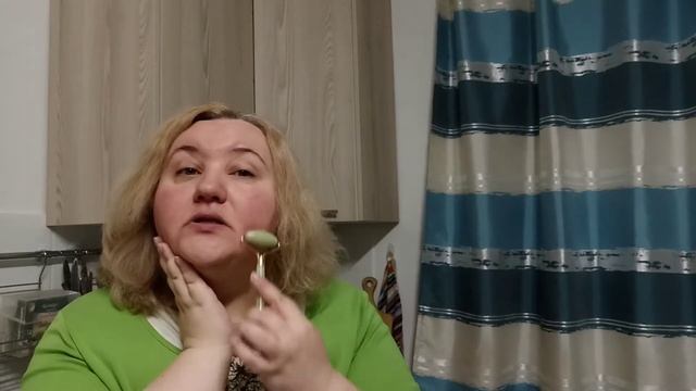 Полезная посылка с АлиЭкспресс.Нефритовый ролик массажёр для лица. смотреть онлайн