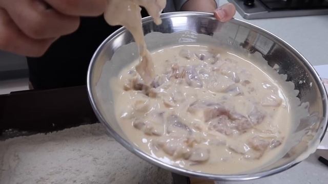 How to Make Korean Fried Chicken in 15 Minutes Recipe l Better Than Restaurants смотреть онлайн