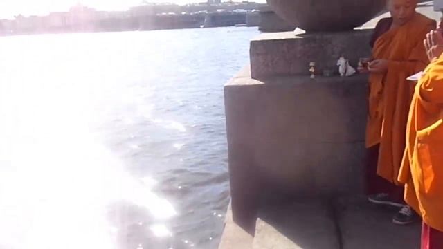 Подношение священной Мандалы Белого Махакалы духам воды, смотреть онлайн