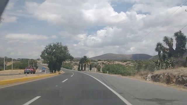 ¿Que tal se comporta el Nissan Tiida en viajes largos y carretera? смотреть онлайн