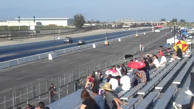 Nissan Titan 4x4 Vs. Mercedes 300E Auto Club Dragway 7-16-11 смотреть онлайн
