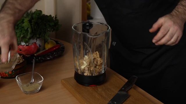 Стейк из семги под ореховым соусом. Идеальное блюдо для праздничного стола. смотреть онлайн