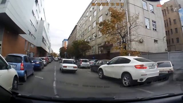 Видеорегистратор Subini DVR-HD205 (запись) смотреть онлайн