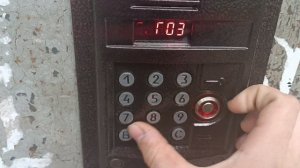 как открыть домофон Eltis DP300/DP400 без ключа?