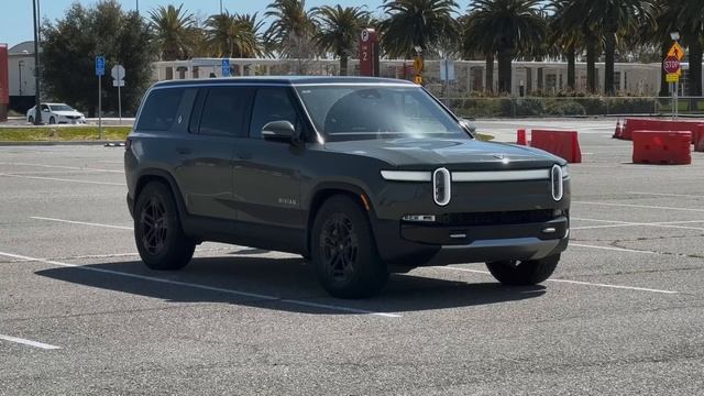 THE TRUTH! Rivian R1S Owner's Review! смотреть онлайн