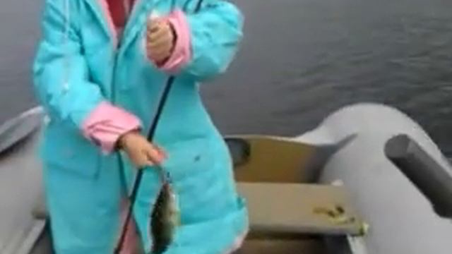 Максик на рыбалке смотреть онлайн