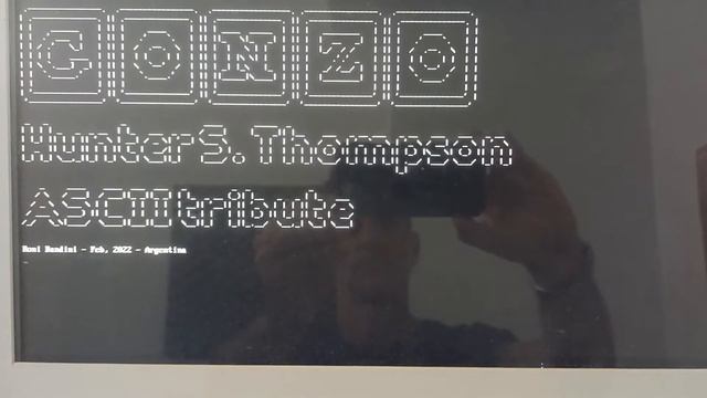 Hunter S. Thompson, instalación artística con ASCII art смотреть онлайн
