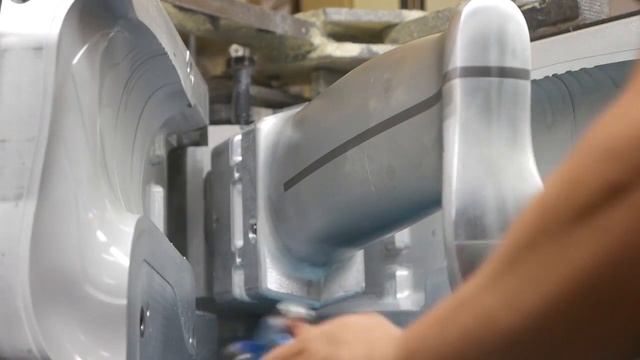 Machine operator at Bekina® Boots: Making safety boots смотреть онлайн