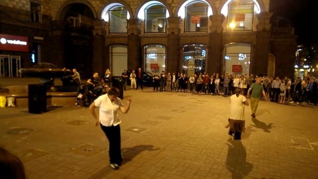 Бомжи танцуют буги вуги !!! смотреть онлайн