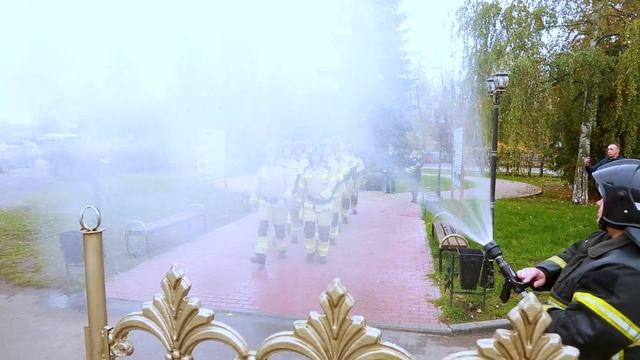 Нижегородские сотрудники МЧС заложили капсулу с посланием к потомкам 2047 года смотреть онлайн