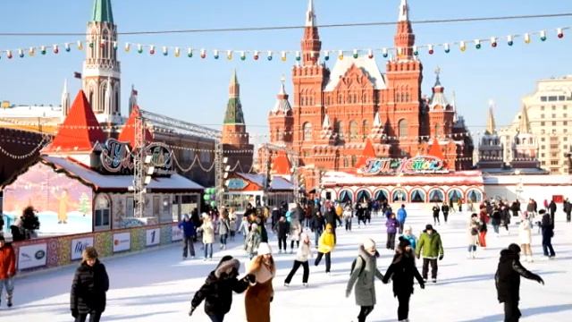 Большинство москвичей предлагает обойтись без массовых мероприятий на Новый год. смотреть онлайн